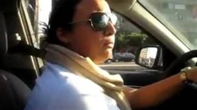 بالفيديو.. شاهد كيف تقود الفتيات السيارات