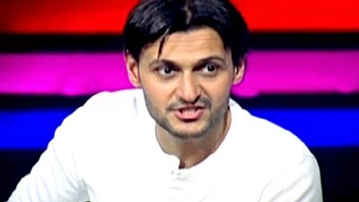 مقالب رامز جلال «تحت الماء».. «بوكس» مايا دياب عقوبة «الفتى الطائش».. «السقا» يقفز في البحر لإنقاذ المذيعة.. «الدم» يتجمد في «عروق» ماجد الم