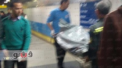 القصة الكاملة لدهس فتاة مترو الدقي.. متحدث المترو يتهم الضحية بإلقاء نفسها على القضبان.. معاينة الجثة تكشف سحق الجسد بالكامل.. والنيابة تتحفظ على كاميرات المحطة لتفريغها