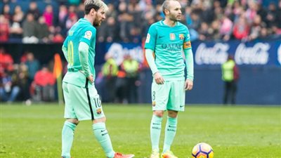 انيستا يخوض مباراته الـ 400 مع برشلونة.. غدا