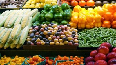 استقرار أسعار الخضار وارتفاع الفاكهة في سوق العبور