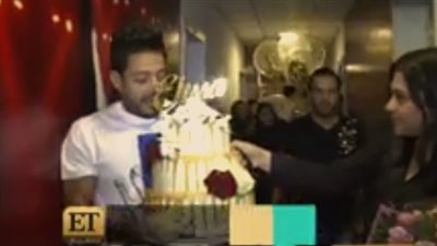 بالفيديو.. محمد حماقي يفاجئ إليسا بتورتة في عيد ميلادها