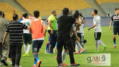 بالصور.. اشتباكات بالأيدي بين لاعبي الزمالك والمصري