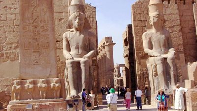 الرقابة الإدارية تواصل جرد المخازن والمناطق الأثرية بالأقصر