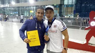 بعثة منتخب مصر للمصارعة تصل القاهرة