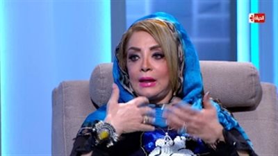 فنانات وقعن ضحايا للسحر.. حورية فرغلي تفك العمل في مياه جارية.. الشعوذة وراء اعتزال «شهيرة».. مديحة كامل تعاني من نزيف لمدة 10 سنوات بسبب السحر الأسود.. ونجلاء بدر بالقائمة