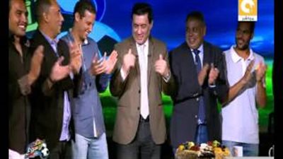 بالفيديو.. وصلة رقص لـ«مدحت شلبي» على الهواء