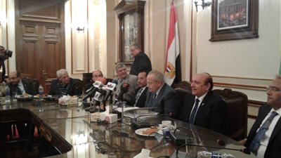 «الخشت» يناقش تطوير مستشفيات جامعة القاهرة (صور)