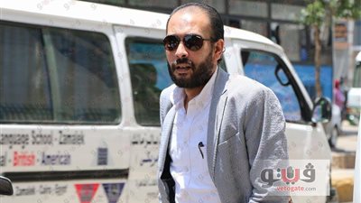 بالصور.. مالك عدلي يدعم خالد على في جلسة «الفعل الفاضح»