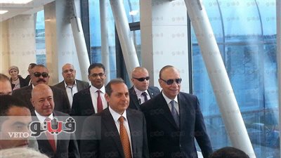 محافظ القاهرة يصل مقر البنك الأهلي بكورنيش النيل لافتتاح كوبري المشاة