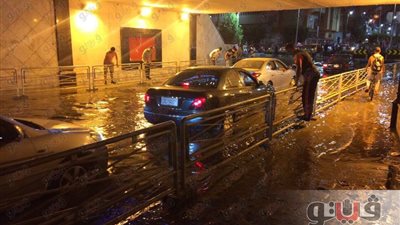 تكدس مروري بميدان الممر بالإسماعيلية بسبب كسر ماسورة مياه