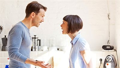 «هل يموت الحب بعد الزواج».. سماح: «إن دخل الفقر يموت الحب».. ماجدة: «مسئوليات الحياة السبب».. هند: «الحب الحقيقي يدوم للأبد».. هبة: «المشكلات اليومية تقتل 