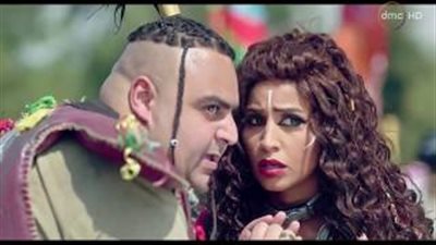 بالفيديو.. غيرة الفتيات على شيكو في أول ظهور له بـ«خلصانة بشياكة»