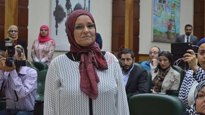 سر غضب نجل الأم المثالية على مستوى الجمهورية في حفل التكريم