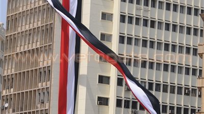 بالصور.. علم اليمن يزين ميدان التحرير قبل احتفالات 30 يونيو