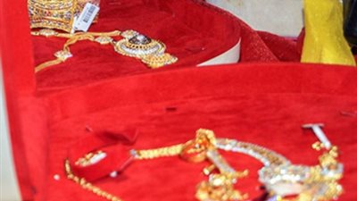 الإضراب عن الزواج شعار الشباب والبنات في الصعيد.. التقاليد القبلية وارتفاع أسعار الشقق وزيادة المهور أسباب أساسية.. خوف الشباب والبنات من المسئولية وراء الظاهرة