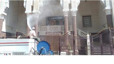 حملات مكبرة لرش وتعقيم الشوارع والمساجد بالبحيرة