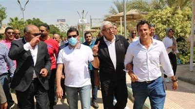 وزير الرياضة يفتتح أعمال تطوير الحديقة اليابانية والبوابة الرئيسية لنادي الزهور   ​