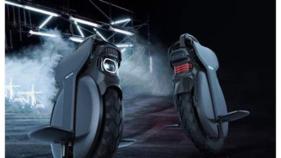 الدراجة الكهربائية InMotion V11 بطاريات سعة 1.5 كيلوواط-ساعة