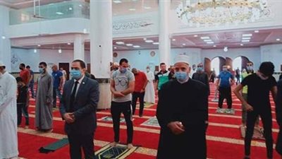 وكيل وزارة الأوقاف يؤدي صلاة الجمعة بمسجد الشهيد إلهامى الجديد