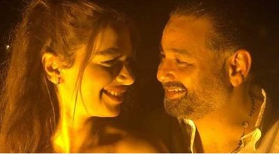 إلهام شاهين تنشر صورا جديدة من خطوبة شقيقها أمير..  وتعلق : 