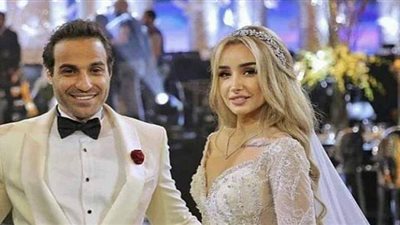 أحمد فهمي يحتفل بعيد زواجه الأول من هنا الزاهد