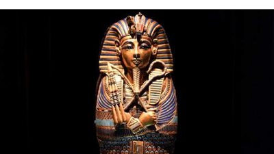 وزير السياحة والآثار يفتتح معرض مقتنيات توت عنخ آمون في متحف الغردقة