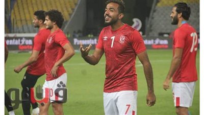 كهربا يرتدى قميصا يحمل رقم رمضان صبحي خلال لقاء الأهلي أمام الإسماعيلي| صور