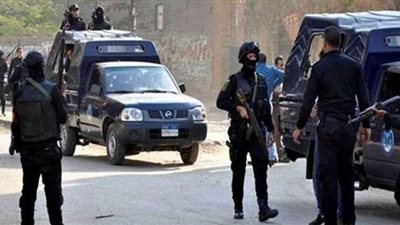 ضبط 21 متهما بحوزتهم أسلحة نارية ومخدرات بالجيزة