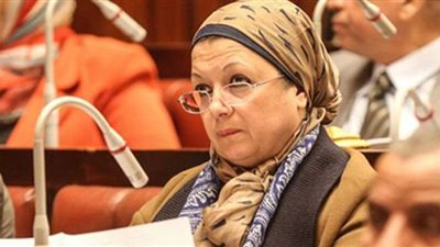 ماجدة نصر تطالب بدعم الطلاب بباقات إنترنت مخفضة