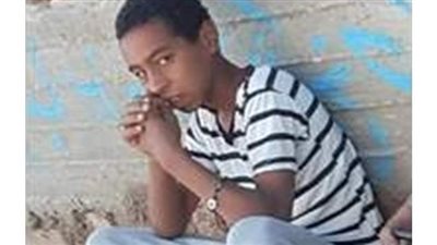 مصرع شخص ونجله فى انهيار  