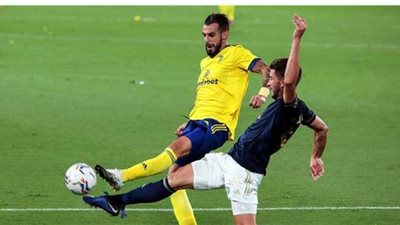 أوساسونا يتغلب على قادش 0/2 في الجولة الأولى بالدوري الإسباني