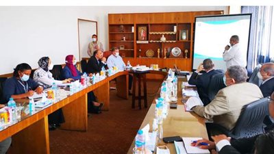 وزير قطاع الأعمال العام في جولة تفقدية بشركة النصر للكيماويات الدوائية بالقليوبية