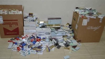 ضبط صاحب محل سوبر ماركت بحوزته 750 علبة سجائر مهربة جمركيا بالتجمع