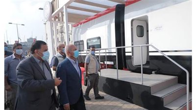 وزير النقل يتفقد مشروعات الوزارة بالمنيا