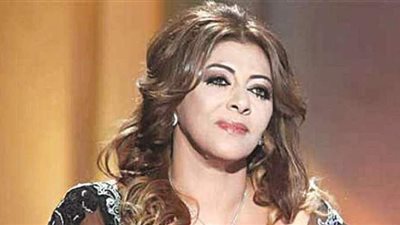 هالة صدقي تستمتع بإجازتها في البحر برفقة نجلها