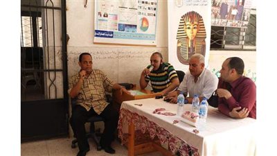 اجتماع موسع بالمنطقة الأزهرية بالإسكندرية مع الدارسين بفصول محو الأمية