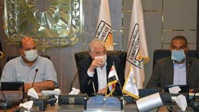 محافظ جنوب سيناء يتابع الموقف التنفيذي لمشروعات الخطة المالية