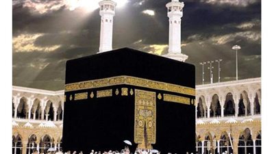 تعامد القمر على الكعبة المشرفة.. السعودية تشهد الإثنين ظاهرتين فلكيتين