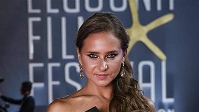 نيللي كريم تبحث عن مخرج لمسلسلها الرمضاني