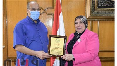 تكريم عدد من وكلاء الكليات بجامعة القناة