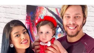 النيابة تحقق في اتهام أحمد حسن وزوجته بترهيب طفلتهما.. وتستدعي اليوتيوبر