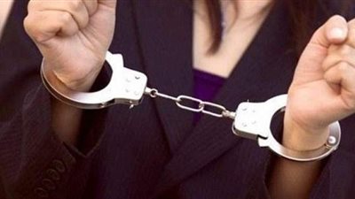 أمن القاهرة يكشف غموض العثور على طفل رضيع أسفل سيارة بالمعصرة