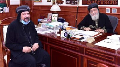 البابا تواضروس يستقبل أسقف شبرا الجنوبية بالمقر البابوي