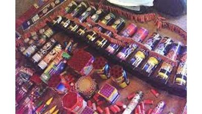 ضبط ألعاب نارية مجهولة المصدر ومحظور تداولها بالأسواق في الغربية