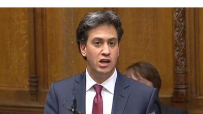 المعارضة البريطانية تتهم جونسون بتشويه سمعة البلاد