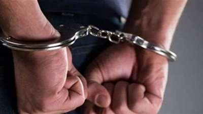 القبض على مسئول حكومي طلب رشوة مقابل استخراج تصريح مزاولة الطب بأكتوبر