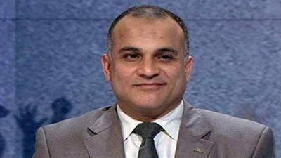 عمرو هاشم ربيع: مرشحو مجلس النواب يسعون وراء الأحزاب طمعا في دخول القائمة