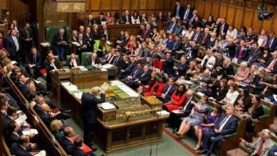 يسمح بانتهاك القانون الدولي.. العموم البريطاني يوافق مبدئيًا على مشروع قانون مثير للجدل