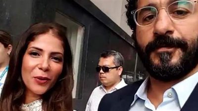 بسبب مظهره.. أحمد حلمي يحكي عن موقف صعب أمام منى زكي قبل أن تتعرف عليه | فيديو